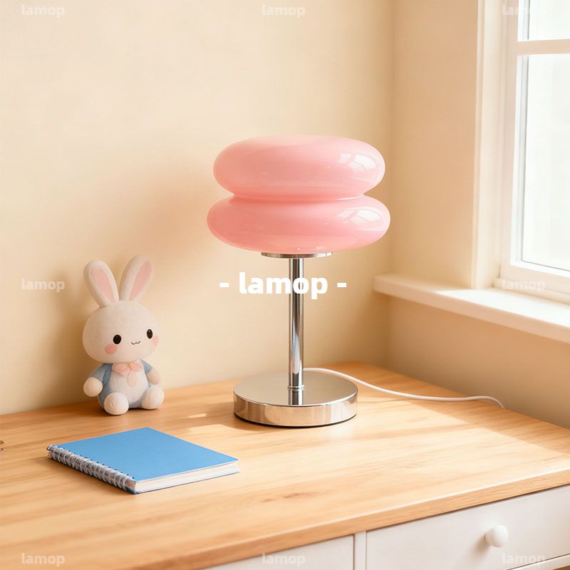 クリーム色のレトロなベッドサイドテーブルランプ、ミッドセンチ - Decor Lighting Lamps のレビューと価格