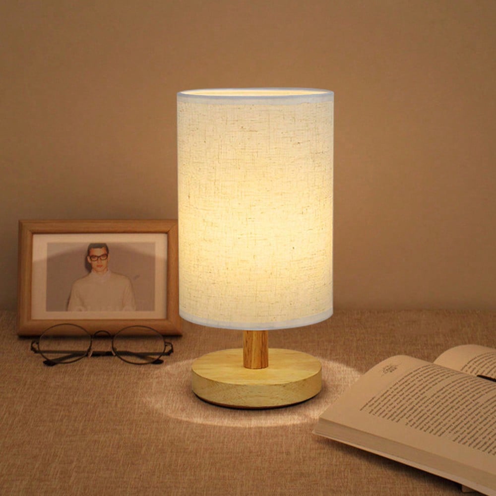 モダンな北欧風の木製と布製の装飾テーブルランプ。寝室のベッド - Led Lighting Decor のレビューと価格